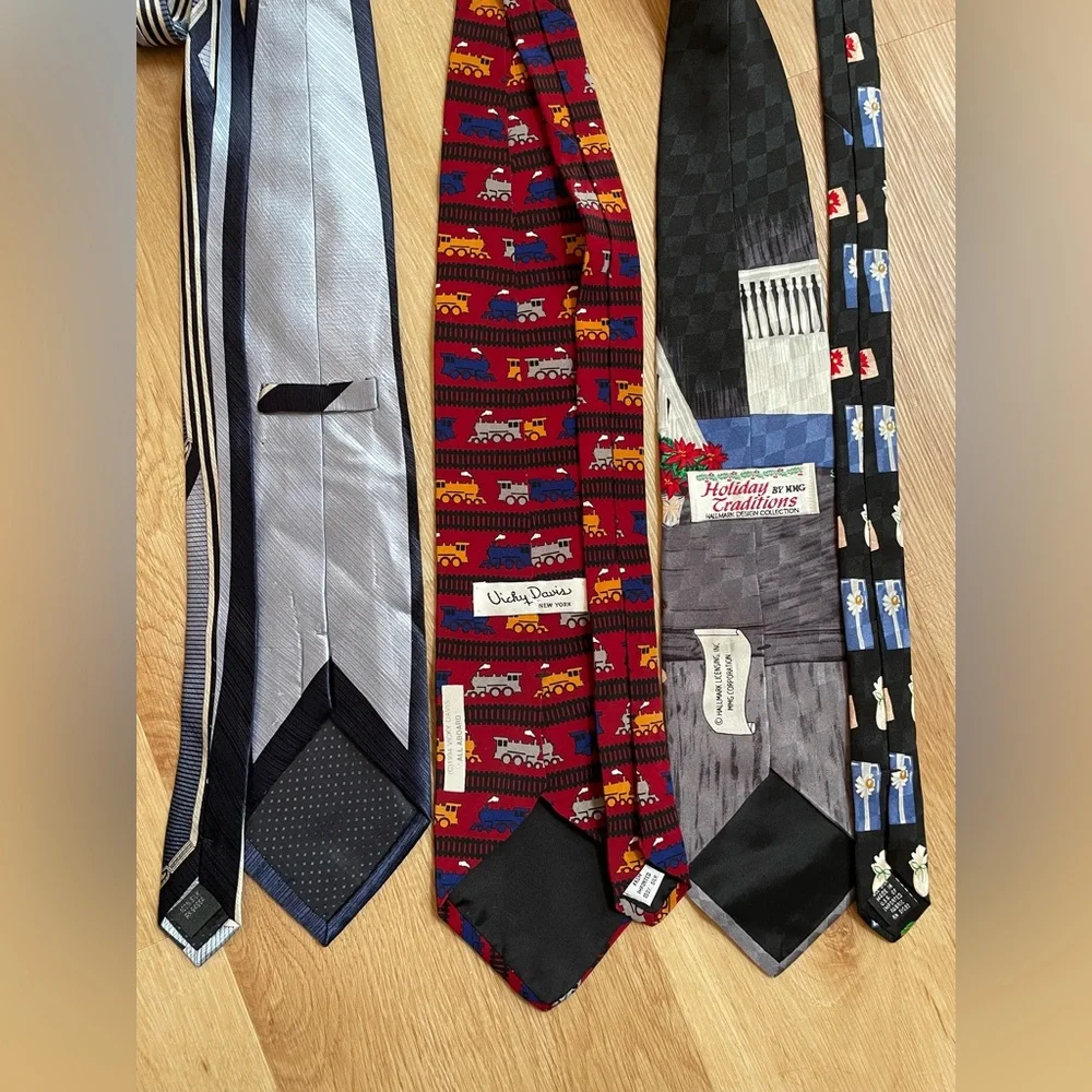 Bundle lot of 3 men’s ties silk vintage tie Vicky Davis trains Hallmark Santa